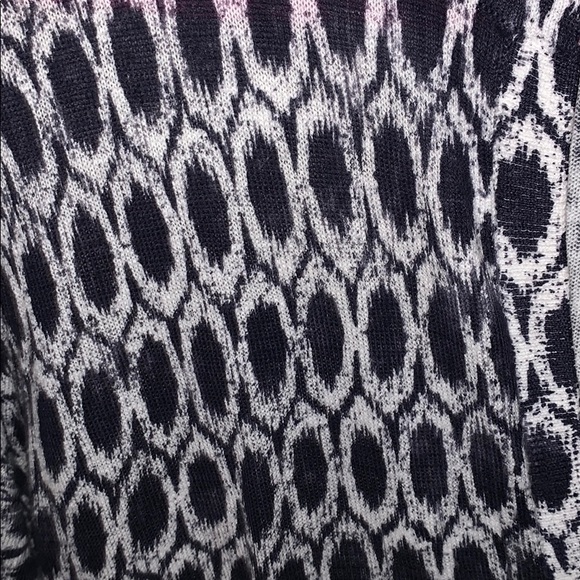 Cute Loft sweater with tassel tie - Picture 4 of 4